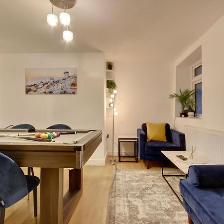 Southsea Getaway Apartment With Pool Table And Hot Tub Portsmouth Extérieur photo