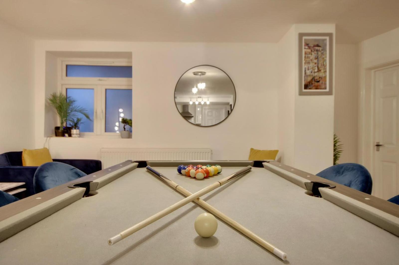 Southsea Getaway Apartment With Pool Table And Hot Tub Portsmouth Extérieur photo