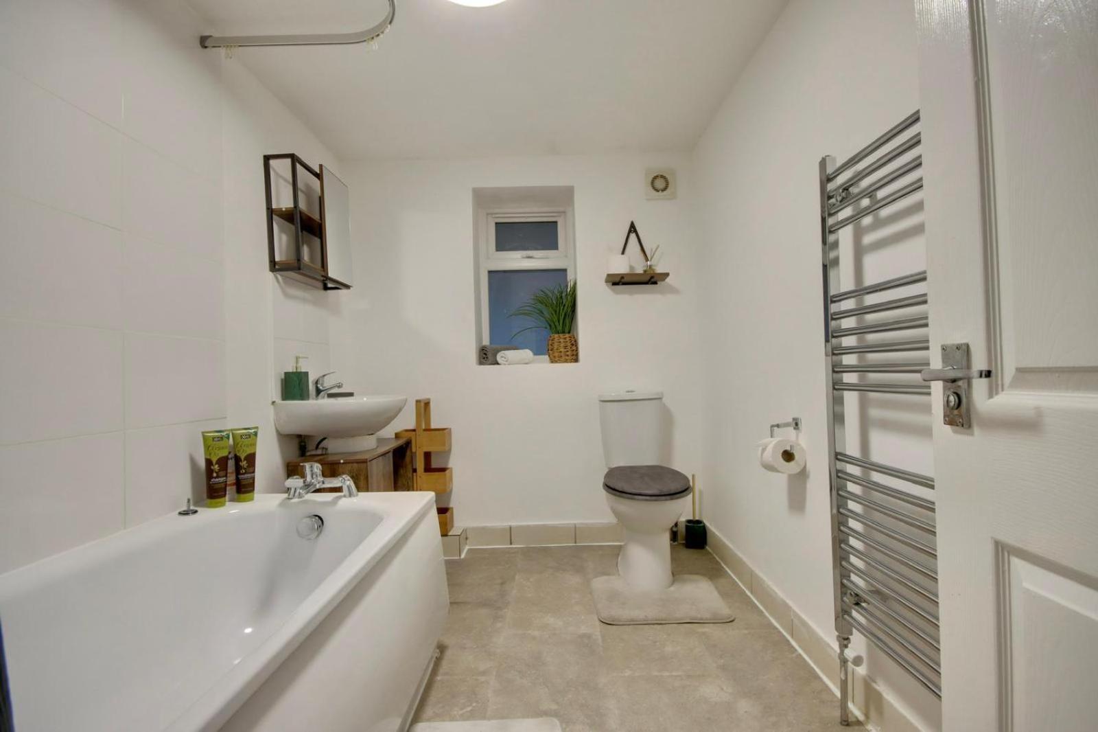 Southsea Getaway Apartment With Pool Table And Hot Tub Portsmouth Extérieur photo